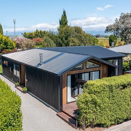 Black Barn Modern: Luxe Martinborough Escape ภายนอก รูปภาพ
