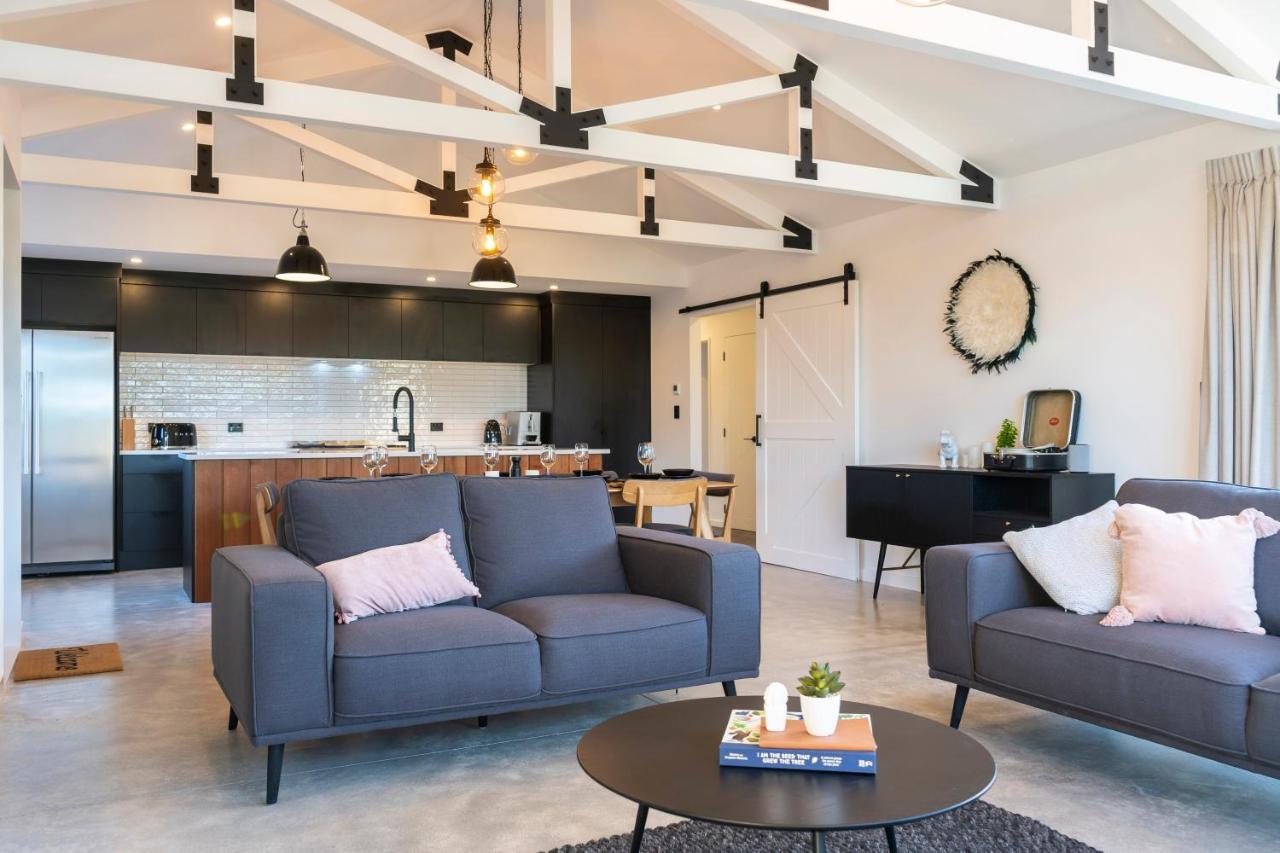 Black Barn Modern: Luxe Martinborough Escape ภายนอก รูปภาพ